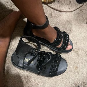 Black sandal comfy platform?